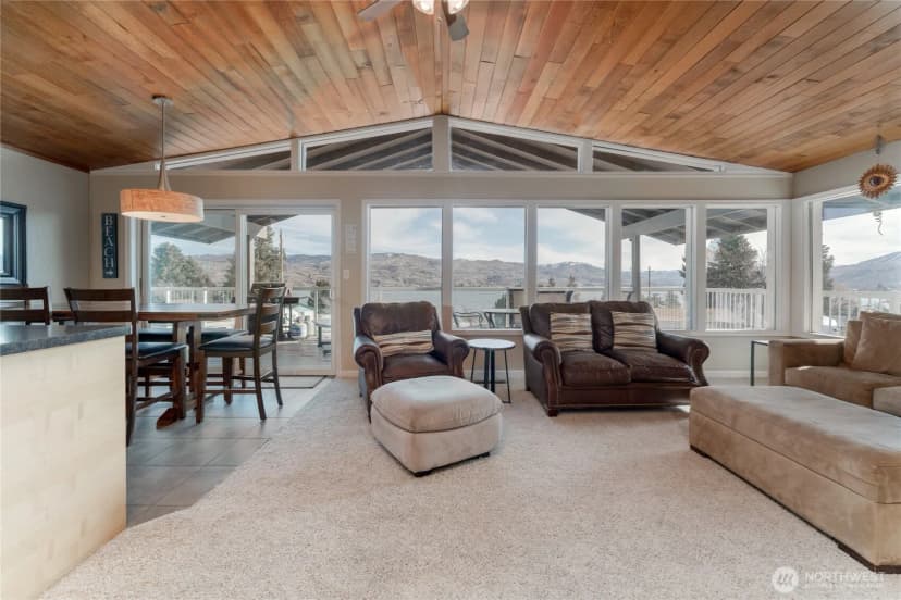 Property photo for 1955 S Lakeshore Rd, Chelan photo 7
