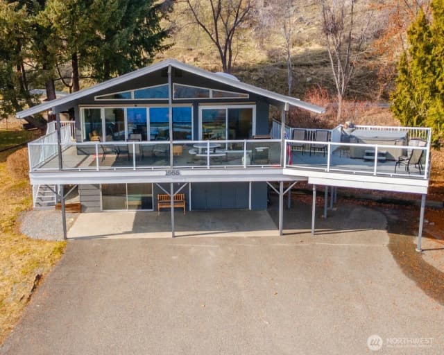 Property photo for 1955 S Lakeshore Rd, Chelan photo 3