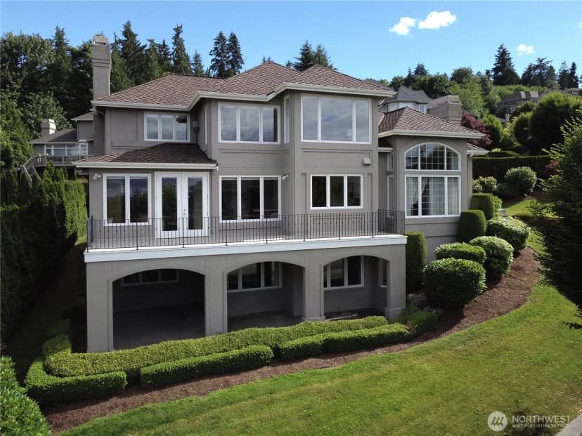 Property photo for 5692 176th Place Se, Bellevue photo 2