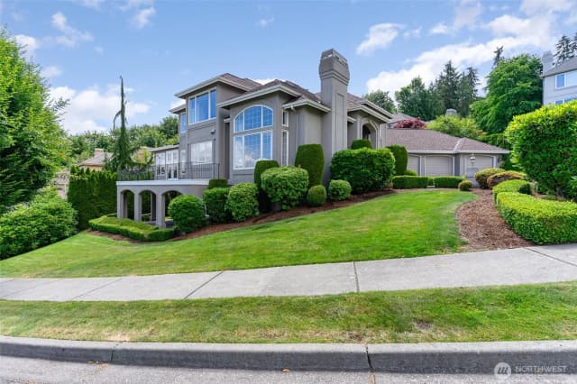 Property photo for 5692 176th Place Se, Bellevue photo 3