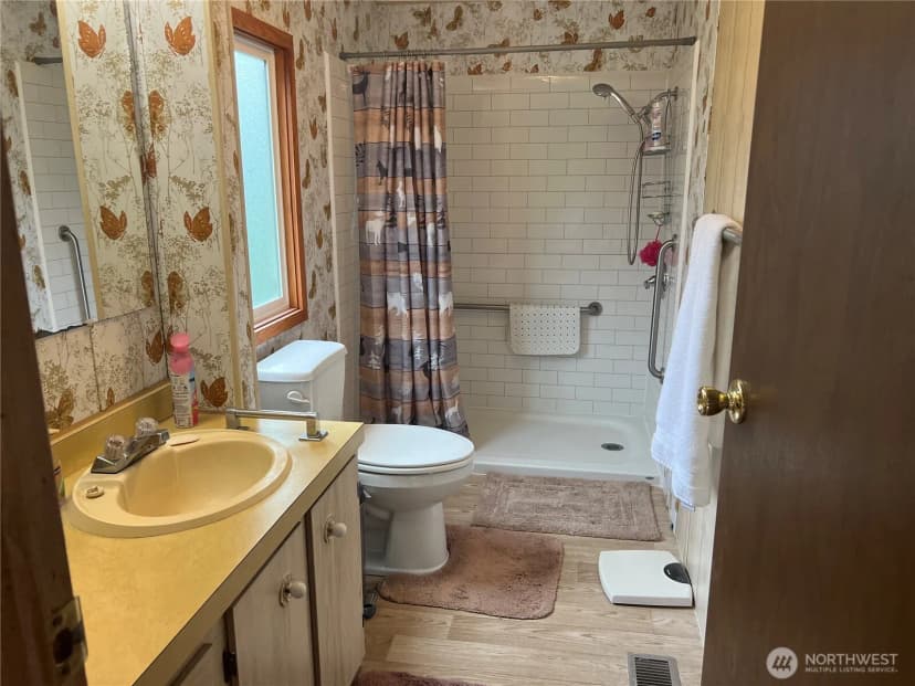 Property photo for 32210 N Place, Ocean Park photo 18