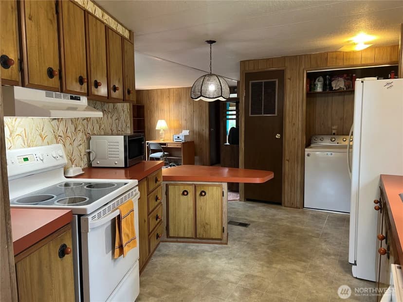 Property photo for 32210 N Place, Ocean Park photo 7