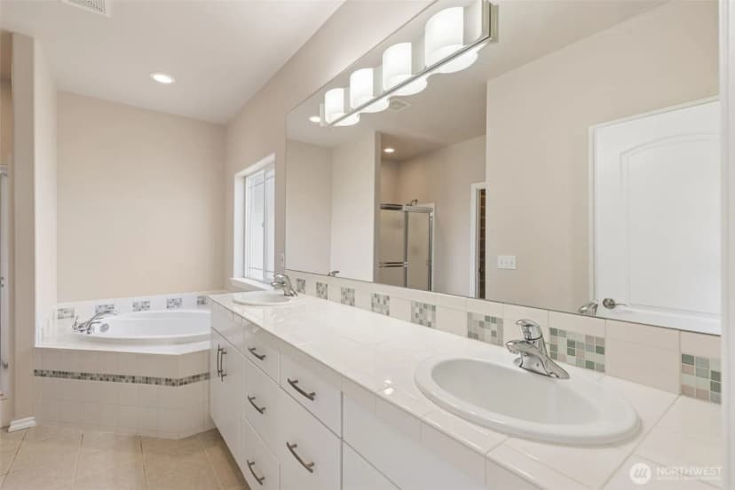 Property photo for 6719 Prairie Ridge Drive Ne, Olympia photo 17