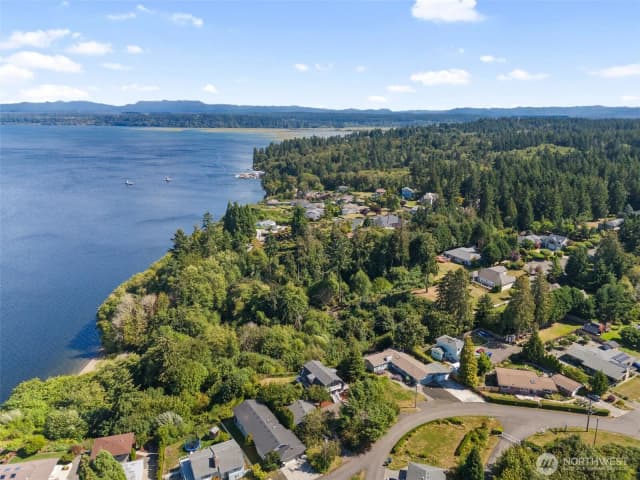 Property photo for 5400 Crestview Loop Ne, Olympia photo 2