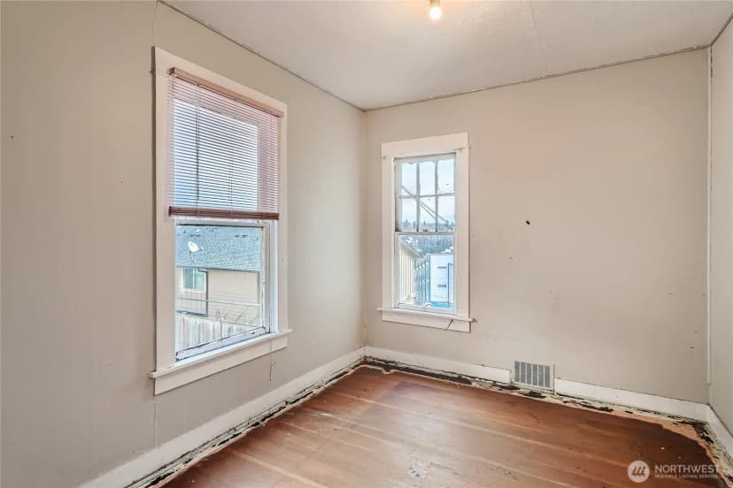 Property photo for 1321 16th Avenue S, Seattle photo 14