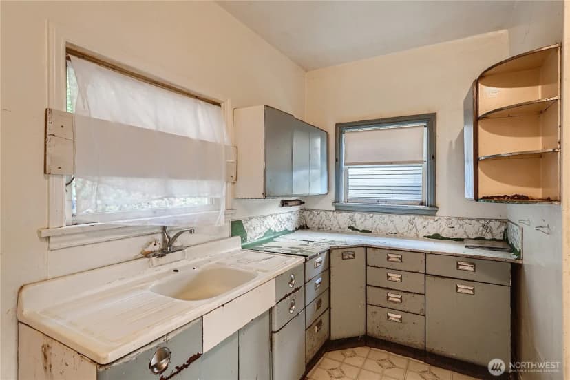 Property photo for 1321 16th Avenue S, Seattle photo 12