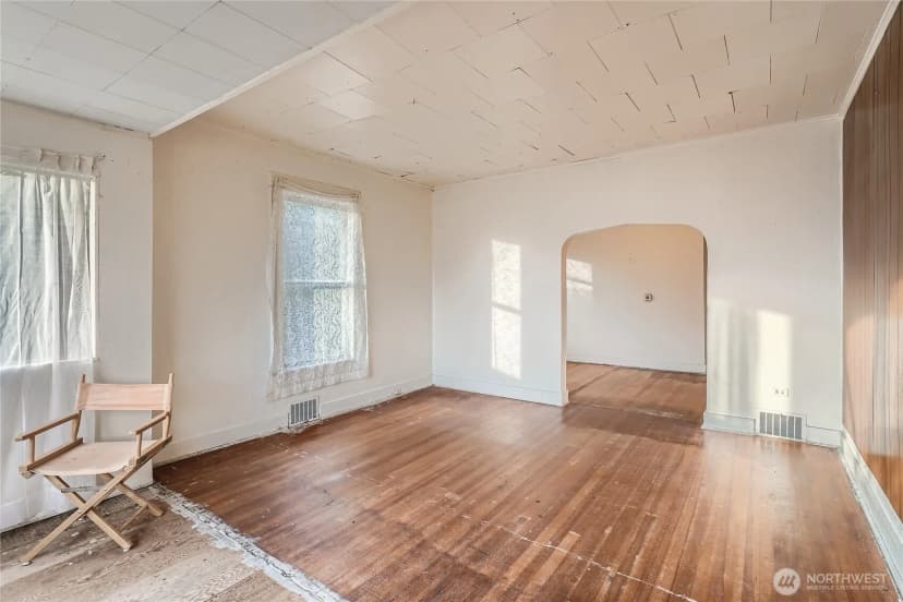 Property photo for 1321 16th Avenue S, Seattle photo 8