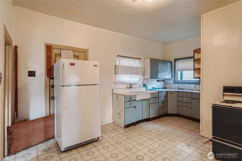 Property photo for 1321 16th Avenue S, Seattle photo 13