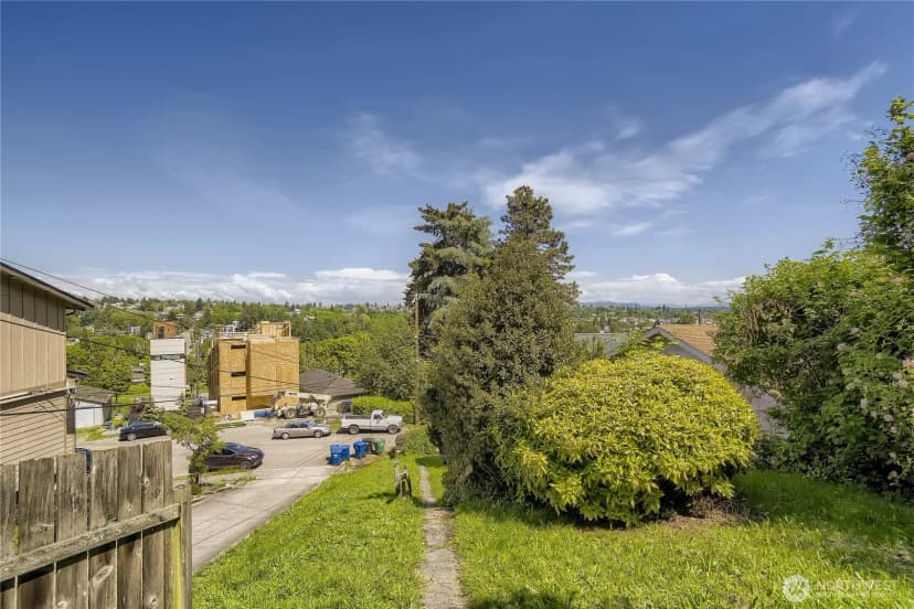 Property photo for 1321 16th Avenue S, Seattle photo 6