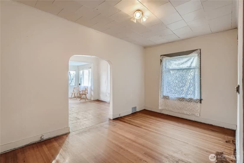Property photo for 1321 16th Avenue S, Seattle photo 11