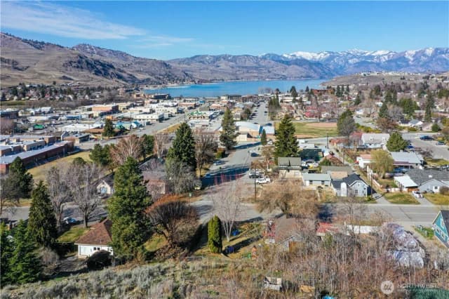 Property photo for 524 E Allen Avenue, Chelan