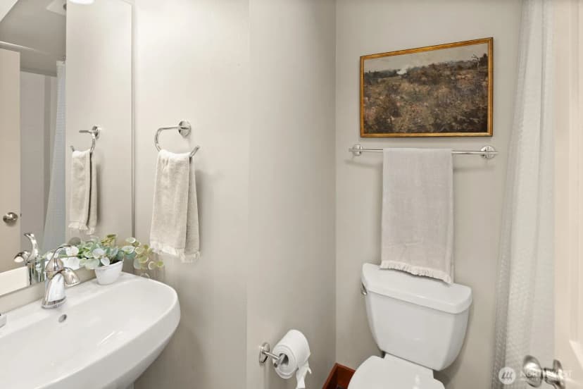 Property photo for 3900 Whitman Avenue N, Seattle photo 20