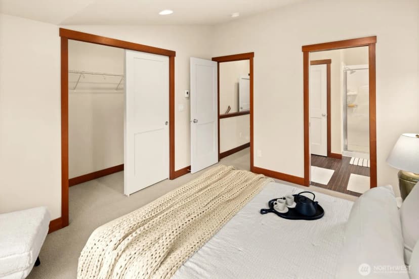 Property photo for 3900 Whitman Avenue N, Seattle photo 13