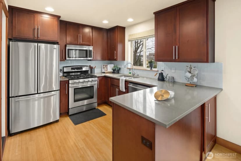 Property photo for 3900 Whitman Avenue N, Seattle photo 6