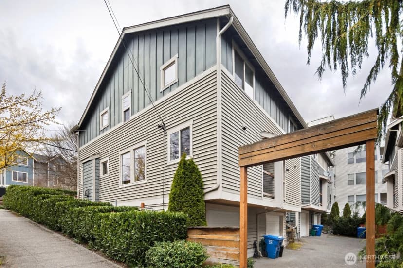 Property photo for 3900 Whitman Avenue N, Seattle photo 26