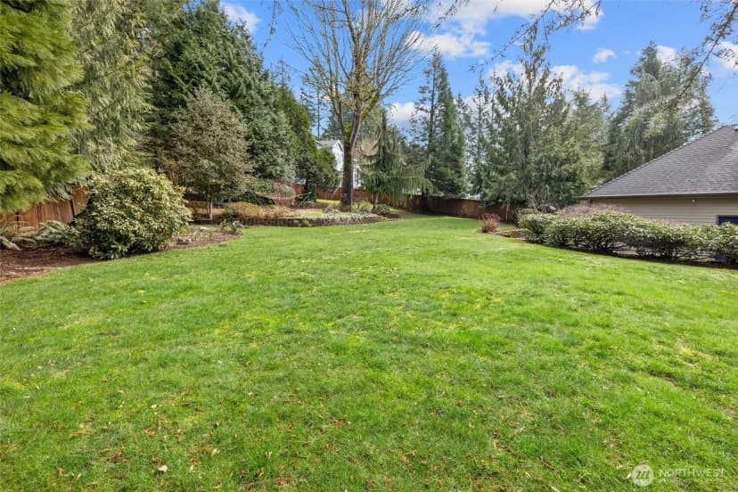 Property photo for 13821 234th Court Ne, Woodinville photo 35