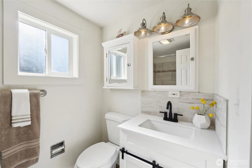 Property photo for 817 Sw 158th Street, Burien photo 23