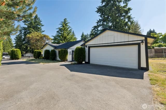 Property photo for 817 Sw 158th Street, Burien photo 3