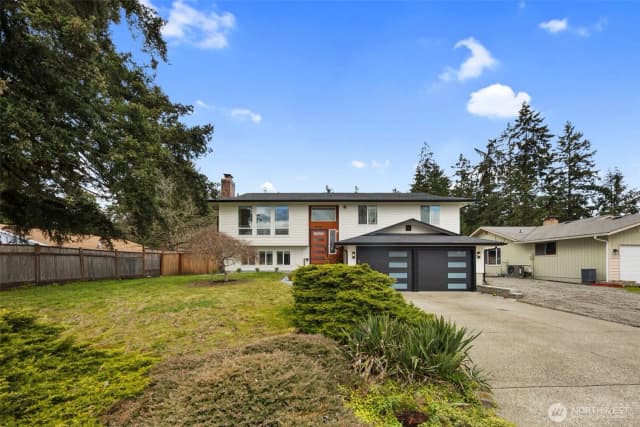 Property photo for 18709 2nd Avenue E, Spanaway photo 2