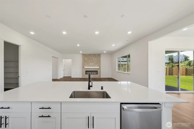 Property photo for 922 Lucas Avenue, Buckley photo 11