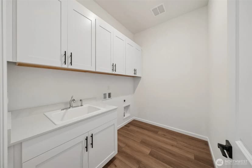 Property photo for 922 Lucas Avenue, Buckley photo 19