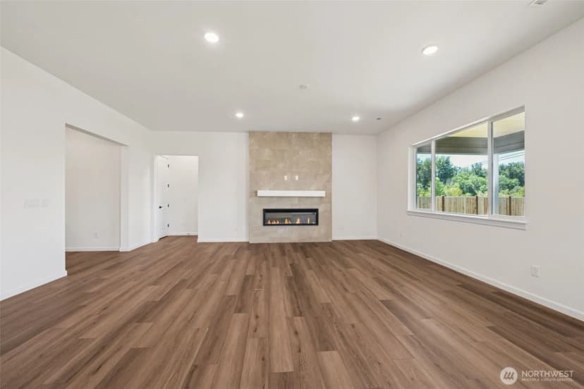 Property photo for 922 Lucas Avenue, Buckley photo 7