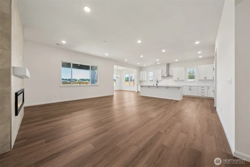 Property photo for 922 Lucas Avenue, Buckley photo 6