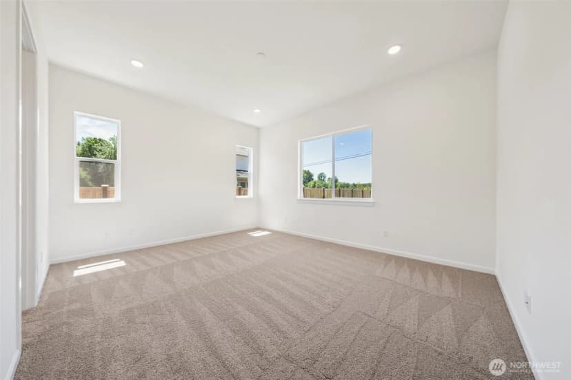 Property photo for 922 Lucas Avenue, Buckley photo 14