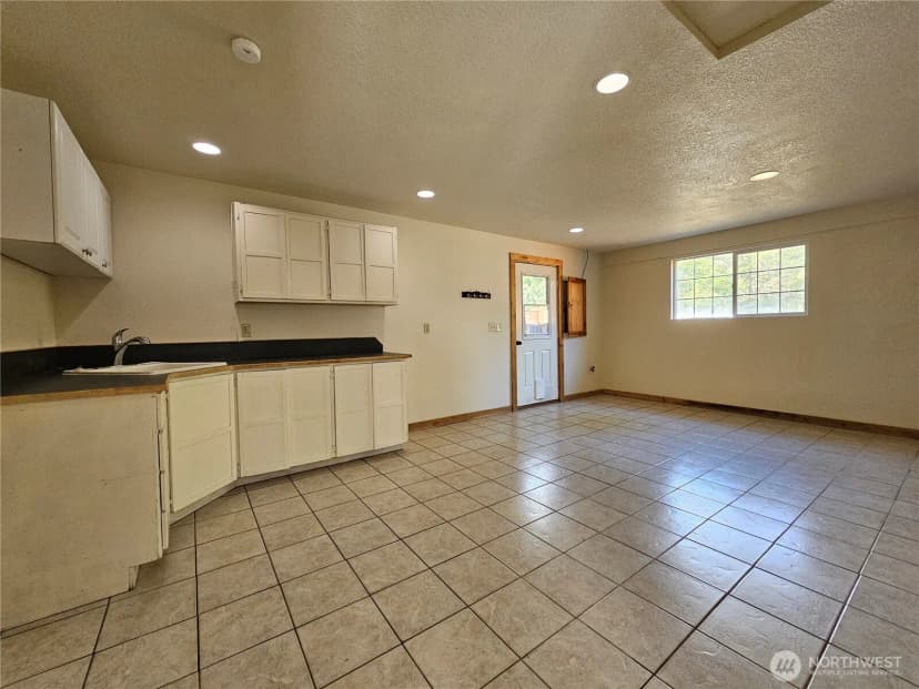 Property photo for 105 Strawberry Hill Road, Elma photo 32