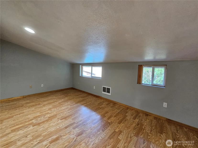 Property photo for 105 Strawberry Hill Road, Elma photo 40