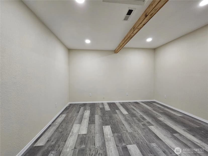 Property photo for 105 Strawberry Hill Road, Elma photo 30