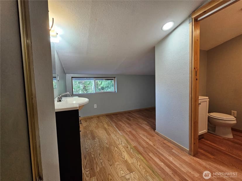 Property photo for 105 Strawberry Hill Road, Elma photo 38