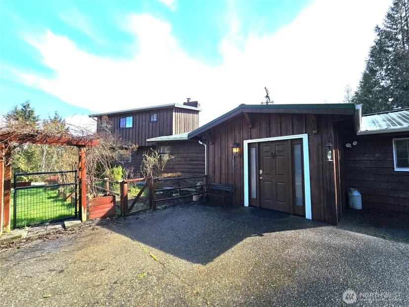 Property photo for 105 Strawberry Hill Road, Elma