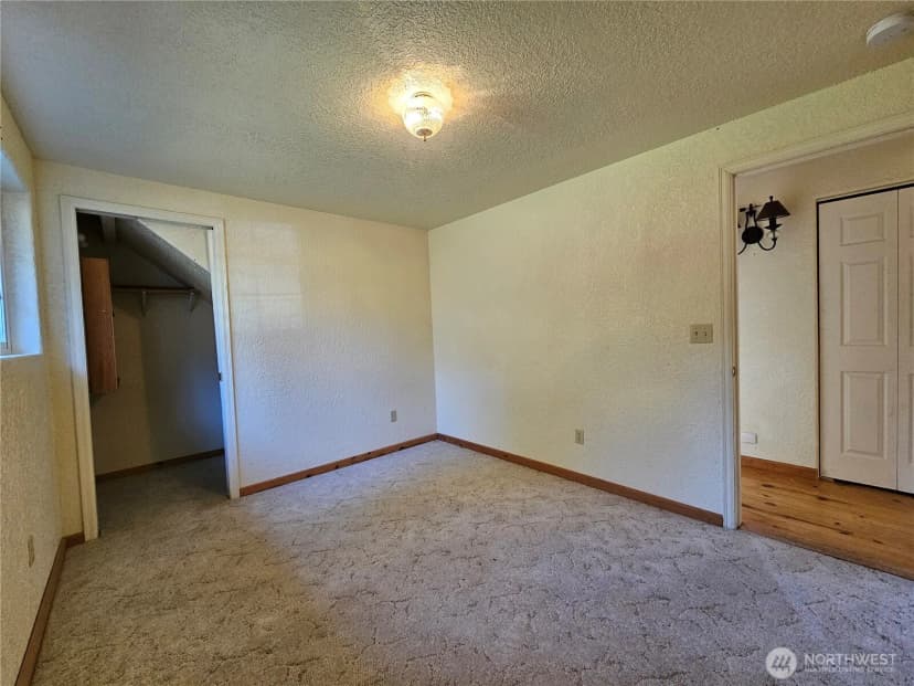 Property photo for 105 Strawberry Hill Road, Elma photo 22