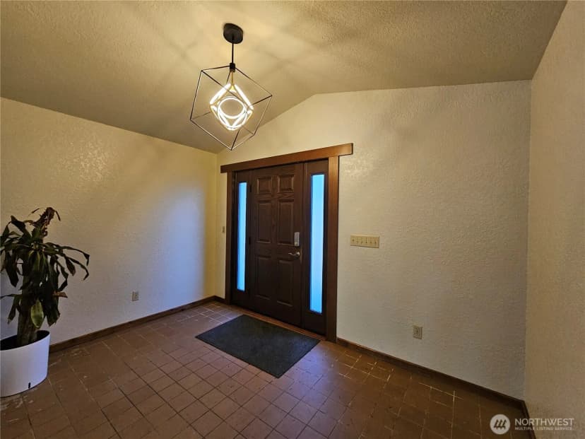 Property photo for 105 Strawberry Hill Road, Elma photo 10