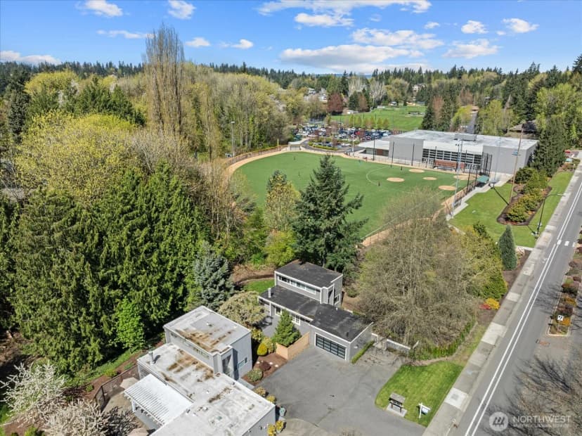 Property photo for 1825 112th Avenue Ne, Bellevue photo 39