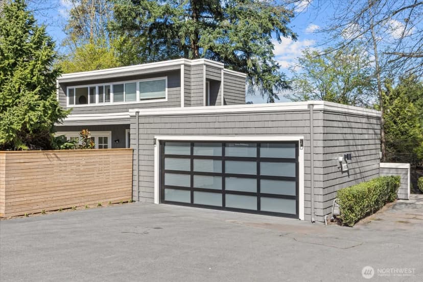 Property photo for 1825 112th Avenue Ne, Bellevue photo 2