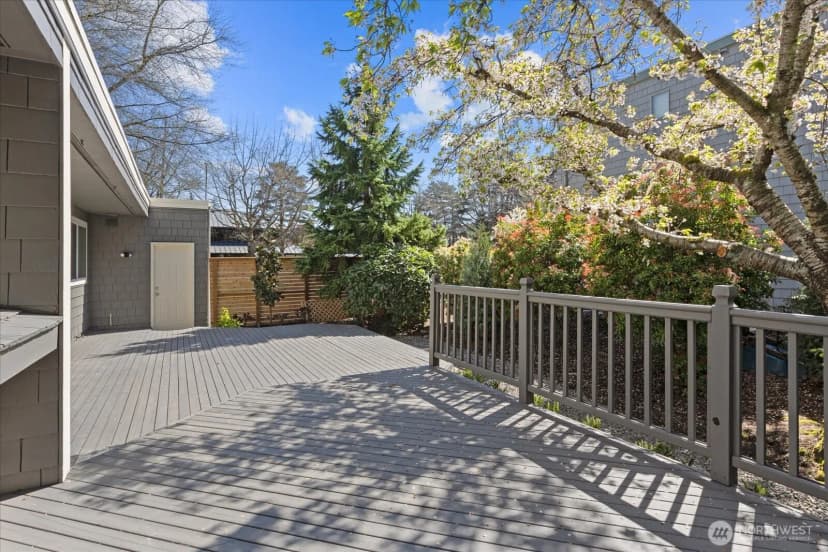 Property photo for 1825 112th Avenue Ne, Bellevue photo 11