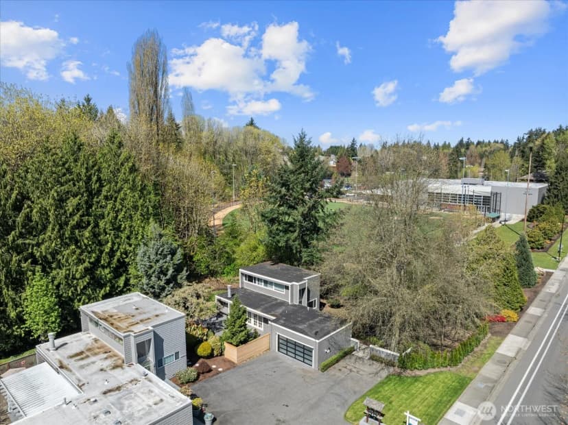 Property photo for 1825 112th Avenue Ne, Bellevue photo 38