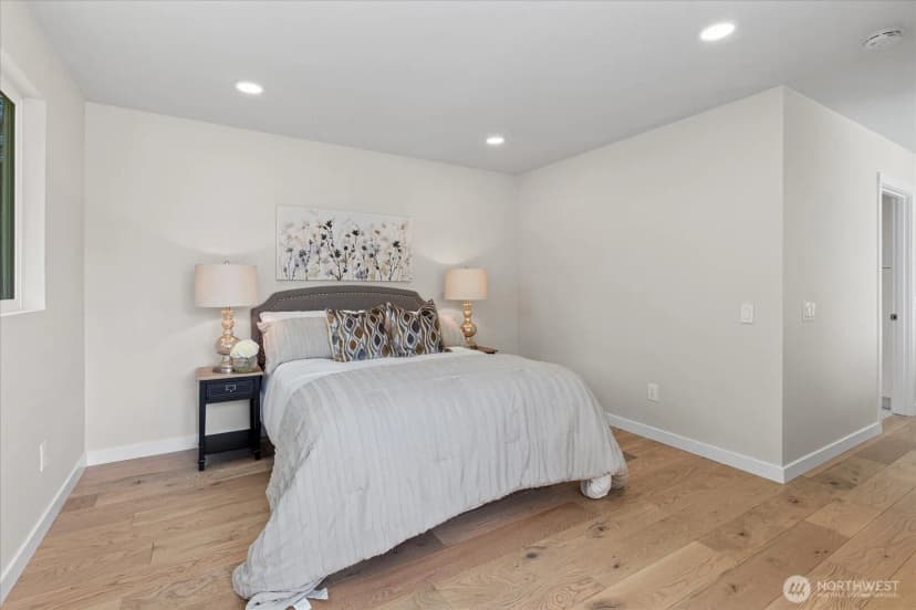 Property photo for 1825 112th Avenue Ne, Bellevue photo 27