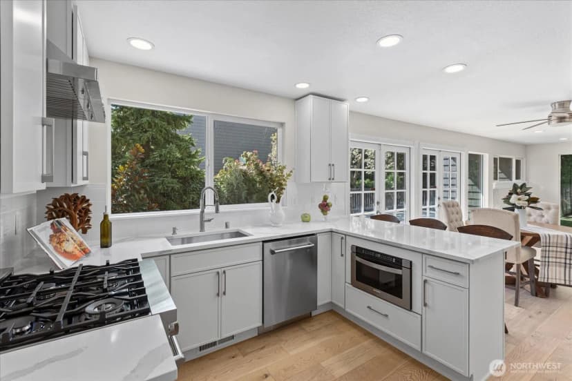 Property photo for 1825 112th Avenue Ne, Bellevue photo 17