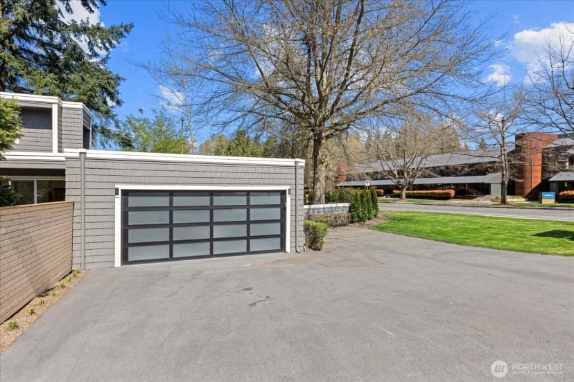 Property photo for 1825 112th Avenue Ne, Bellevue photo 33