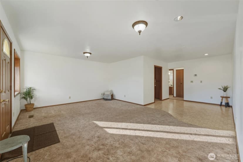 Property photo for 223 Se 10th Street, College Place photo 6