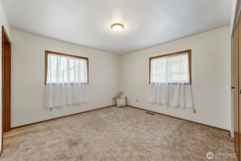 Property photo for 223 Se 10th Street, College Place photo 16