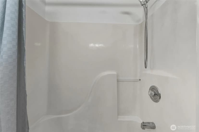 Property photo for 223 Se 10th Street, College Place photo 14
