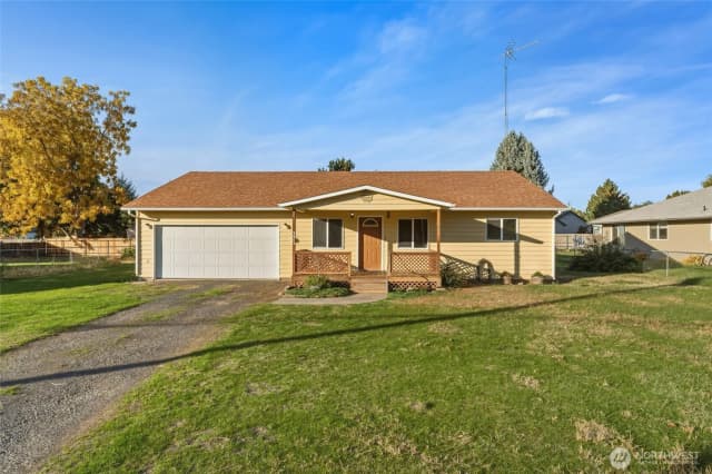 Property photo for 223 Se 10th Street, College Place
