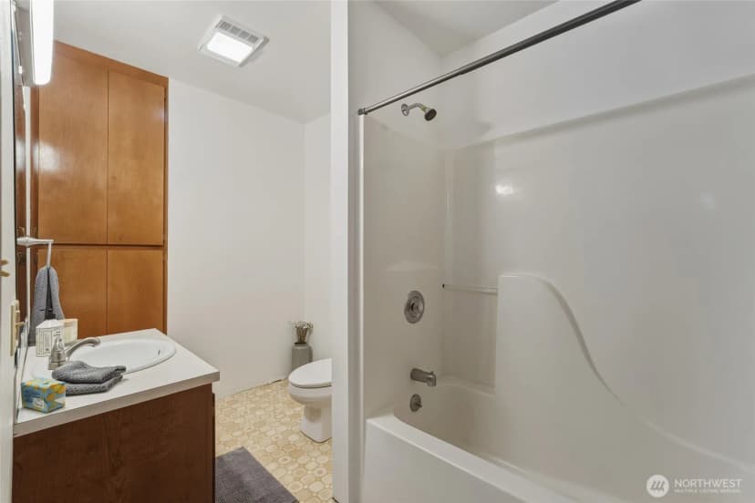 Property photo for 223 Se 10th Street, College Place photo 18