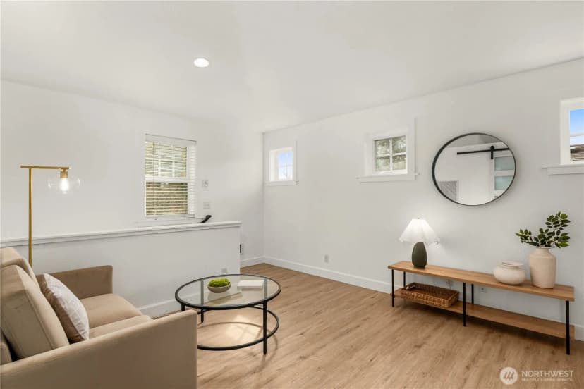 Property photo for 604 14th Avenue W, Kirkland photo 15
