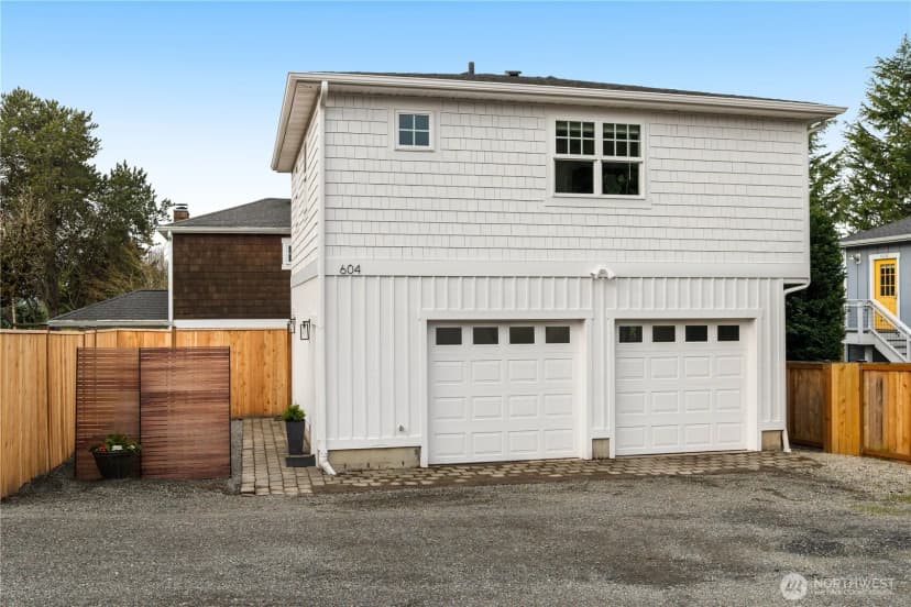Property photo for 604 14th Avenue W, Kirkland photo 18