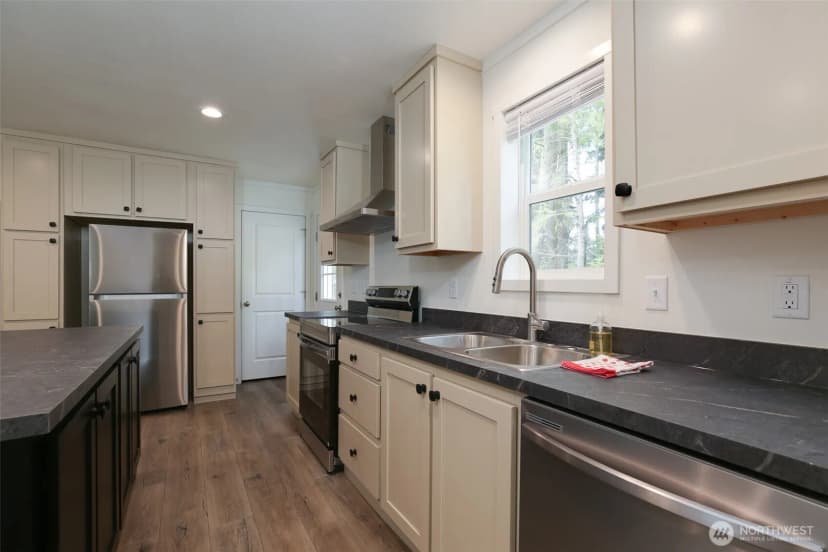 Property photo for 464 Sycamore Road, Coupeville photo 14